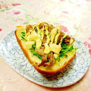 ❤水菜と玉葱と豚肉のステーキスパイス・トースト❤